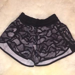 Tracker Shorts by Lululemon Sz 4